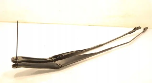 Renault Fluence Front wiper blade arm