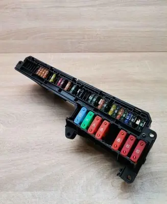 BMW 5 E60 E61 Fuse module 6957330