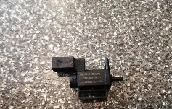 Audi A6 S6 C5 4B Turbo solenoid valve 037906283C