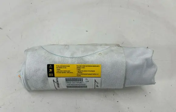 Jeep Cherokee Seat airbag 68100765AC P68100765AC T6FNZ009420600