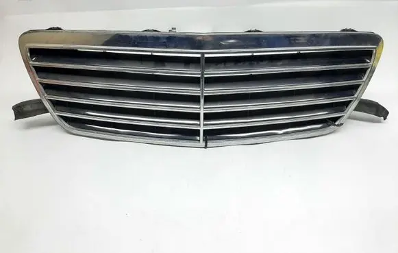 Mercedes-Benz E W210 Front bumper upper radiator grill 2108800683