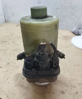 Volkswagen Polo Power steering pump 6Q0423156S 6Q2423051