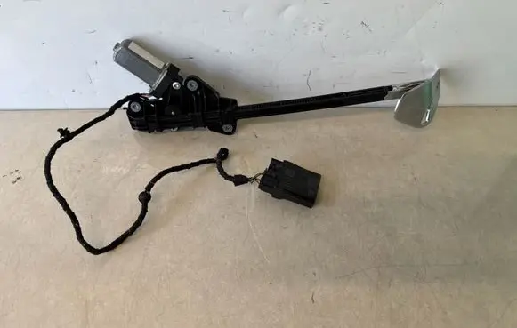 BMW 4 G22 G23 G24 G26 Seat belt height adjuster 5A05246 5A06AC2