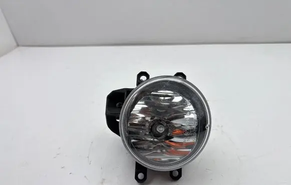 Toyota Auris E180 Front fog light 90008497 8122002110