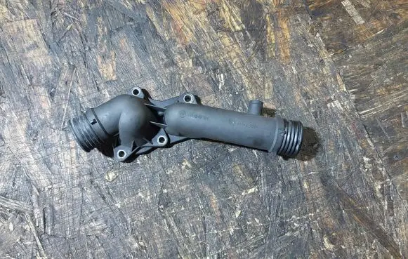 Thermostat/thermostat housing