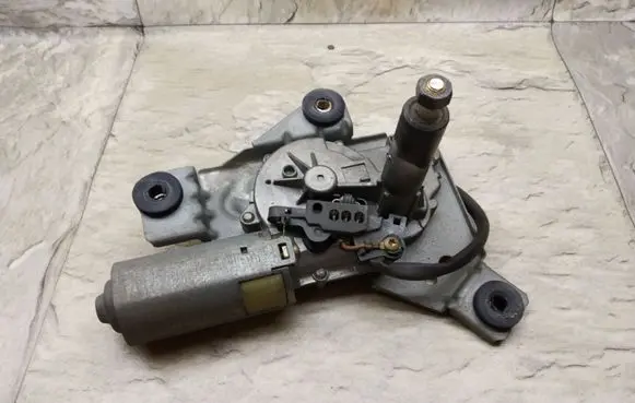 Mitsubishi Carisma Rear window wiper mechanism 0390206517