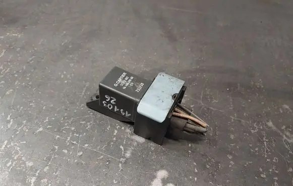 Peugeot 207 Glow plug pre-heat relay 9640469680 51252002