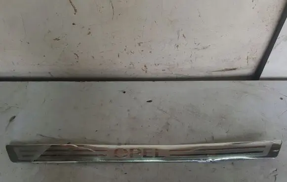 Opel Astra J Front sill trim cover 13349242