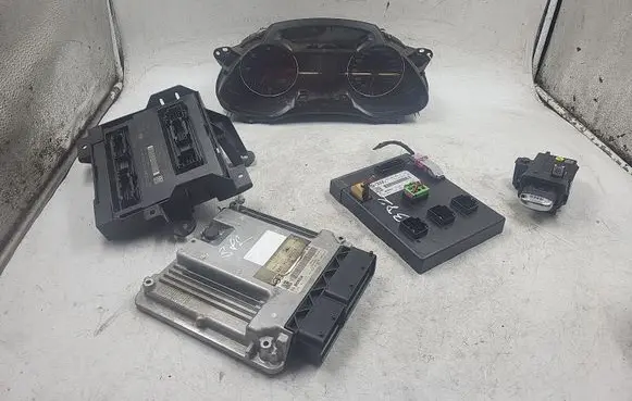 Audi A4 S4 B8 8K Engine ECU kit and lock set 8K0909131 8K0920930C
