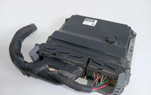 Toyota Prius (XW30) Engine control unit/module 89661-47210 275400-8772