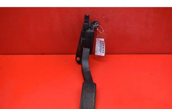 Ford Fiesta Accelerator throttle pedal 8V219F836AB