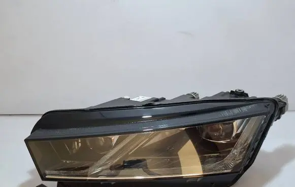 Skoda Octavia Mk4 Headlight/headlamp 5E4941015A 030111823300 5E4941015