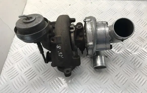 Toyota Avensis T250 Turbo 172010R020 0508090614 0508090615