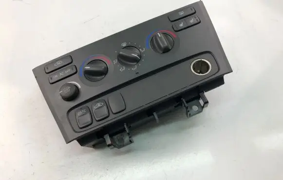 Volvo S60 Climate control unit 8682930