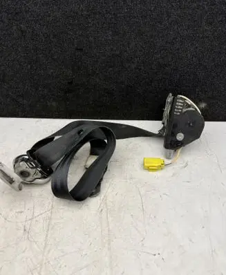 Volkswagen Caddy Front seatbelt 33044051