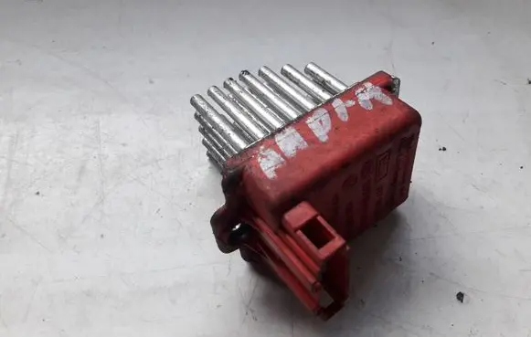 Audi A4 S4 B6 8E 8H Heater blower fan relay 