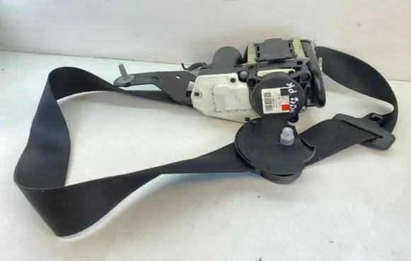 Mercedes-Benz E W212 Front seatbelt A2128608585 061191