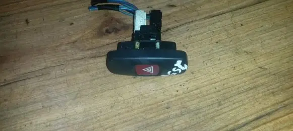 Fiat Bravo - Brava Hazard light switch Nenustatyta