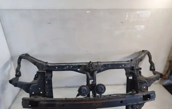 KIA Carens II Radiator support slam panel