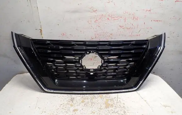 Nissan X-Trail T33 Front bumper upper radiator grill 623106RU0A
