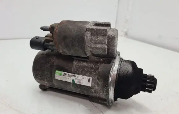 Volkswagen Caddy Starter motor 02M911024
