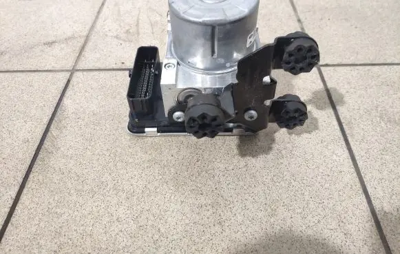 Land Rover Discovery Sport ABS Pump K8D214F447AN A426R19W504