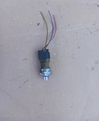 Mercedes-Benz C W203 Air conditioning (A/C) pressure sensor A2038211592