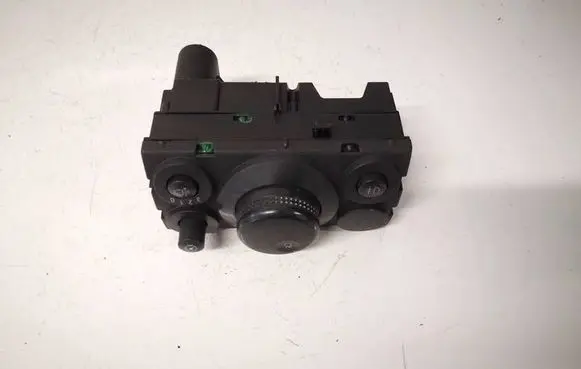 Opel Astra H Light switch 13198926