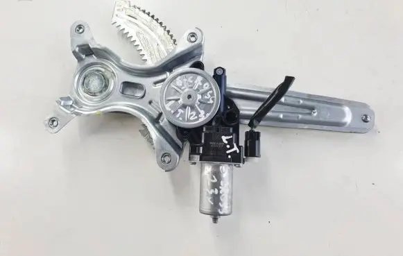 Suzuki SX4 S-Cross Rear door window regulator with motor 9356061M00 230758