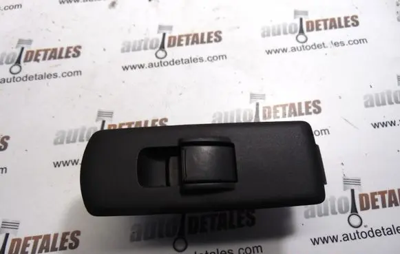 Mitsubishi Colt Electric window control switch MR587944