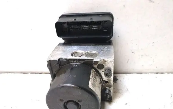 Mercedes-Benz GLK (X204) ABS Pump A2045455132