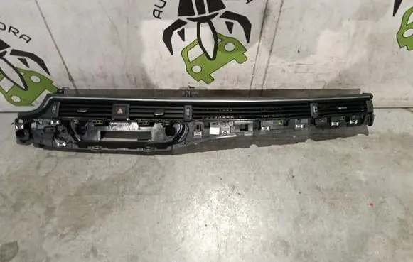 Audi A5 Dash center air vent grill 8w1820902