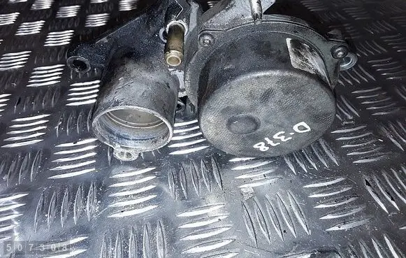 Ford Mondeo Mk III Vacuum pump