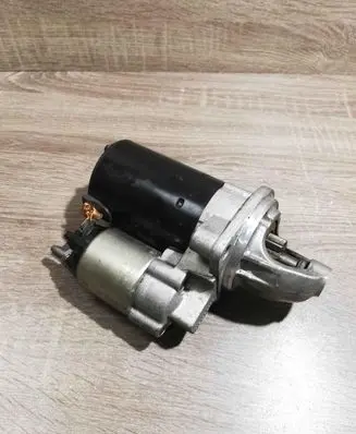 BMW 7 E65 E66 Starter motor 7521116 0001107424