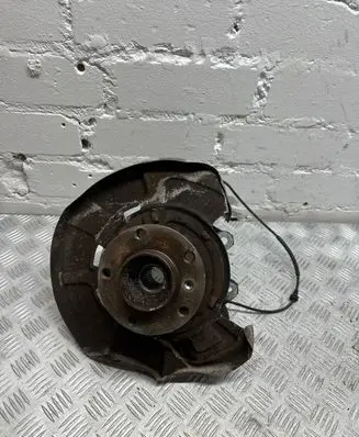 BMW X5 E70 Rear wheel hub 6770983