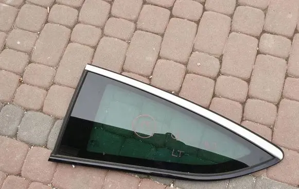 Opel Astra J Rear windscreen/windshield window 