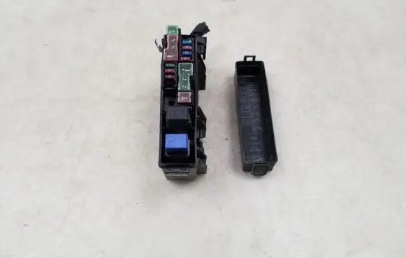Nissan Murano Z50 Fuse module 24382CA010