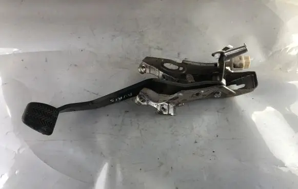 Toyota Auris 150 Brake pedal