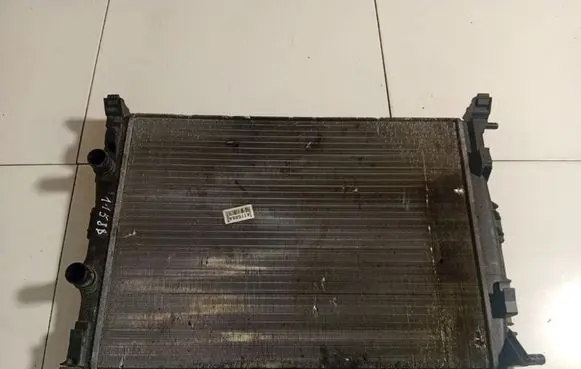 Renault Megane II Coolant radiator 8200115542