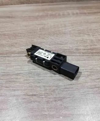 Audi A6 S6 C6 4F Airbag deployment crash/impact sensor 8E0959643A 290403