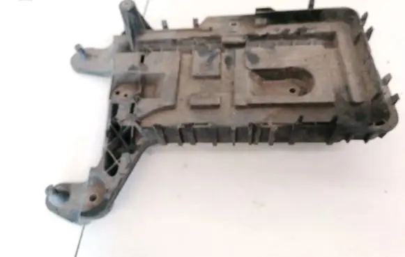 Volkswagen PASSAT B6 Battery box tray 1K0915333C