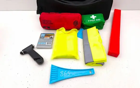 Volkswagen ID.3 First aid kit 5K0860282 27R04012757