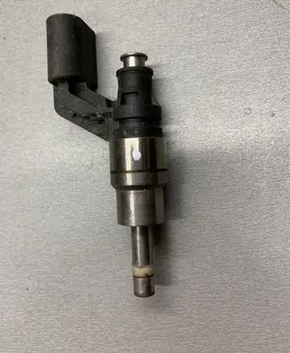 Skoda Octavia Mk2 (1Z) Fuel injector 03C906036A 0261500016