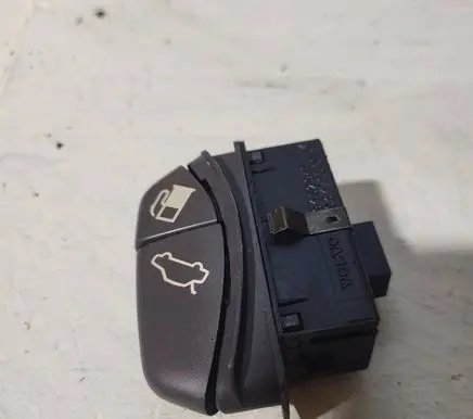 Volvo C70 Tailgate opening switch 9162946 03170000