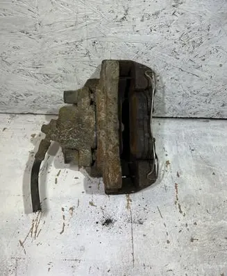 Volkswagen PASSAT B6 Front brake caliper