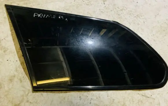 Nissan Primera Rear side window