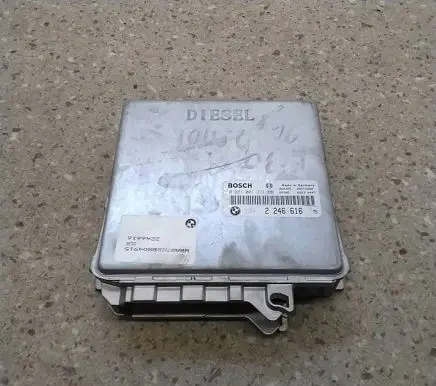 BMW 5 E39 Engine control unit/module 2246616 28RTD800 0281001373