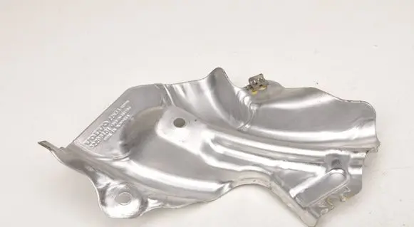 Volvo XC60 Heat shield in engine bay 32299401