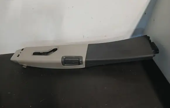 Volvo S60 (B) pillar trim (top) 1882