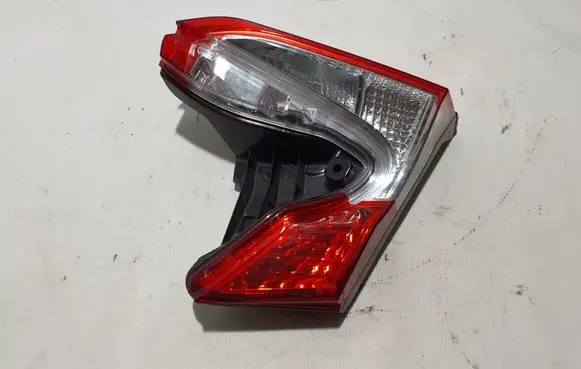 Toyota C-HR I Tailgate rear/tail lights 81580F4010
